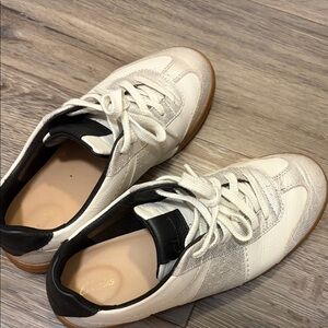 Clarks Women's Cream and Black Sneakers